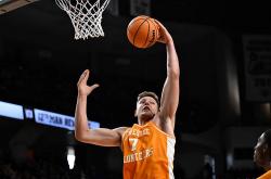 波兰内线新秀签约费城76人，或缺席欧洲杯