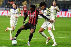 AC米兰2-2帕尔马 莱奥建功