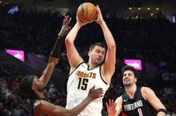 约基奇领衔丹佛掘金队，豪取54分大胜波特兰开拓者(zhě)