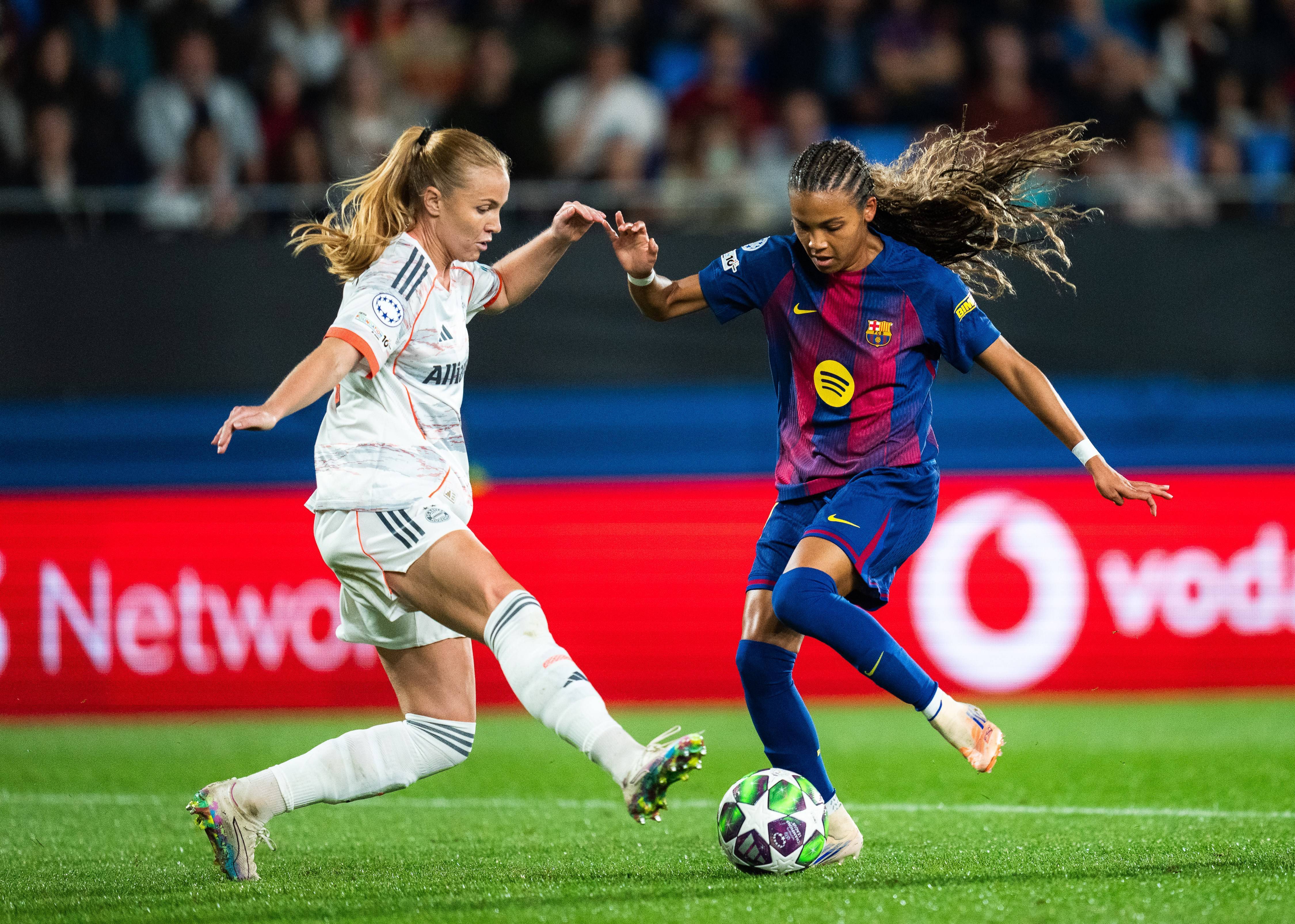 （体育）足球——欧冠女足：巴塞罗那胜拜仁慕尼黑