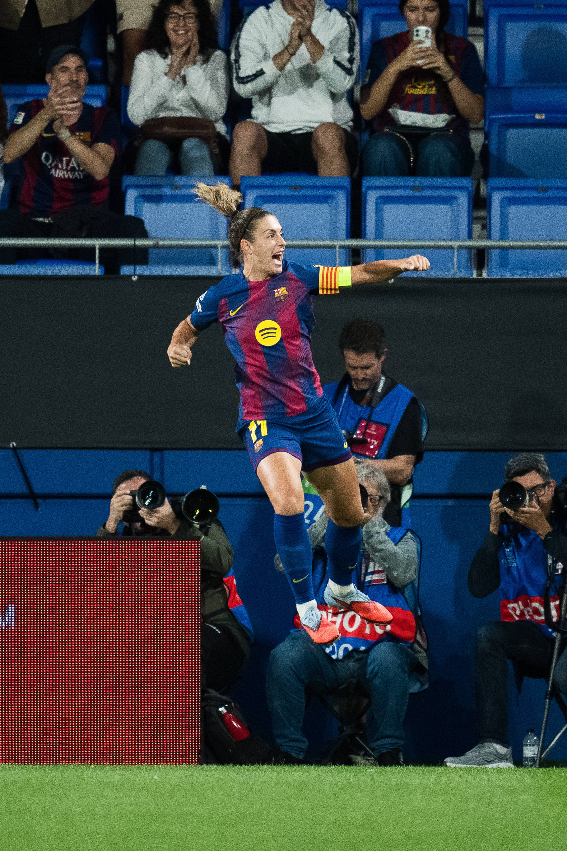 （体育）足球——欧冠女足：巴塞罗那胜拜仁慕尼黑